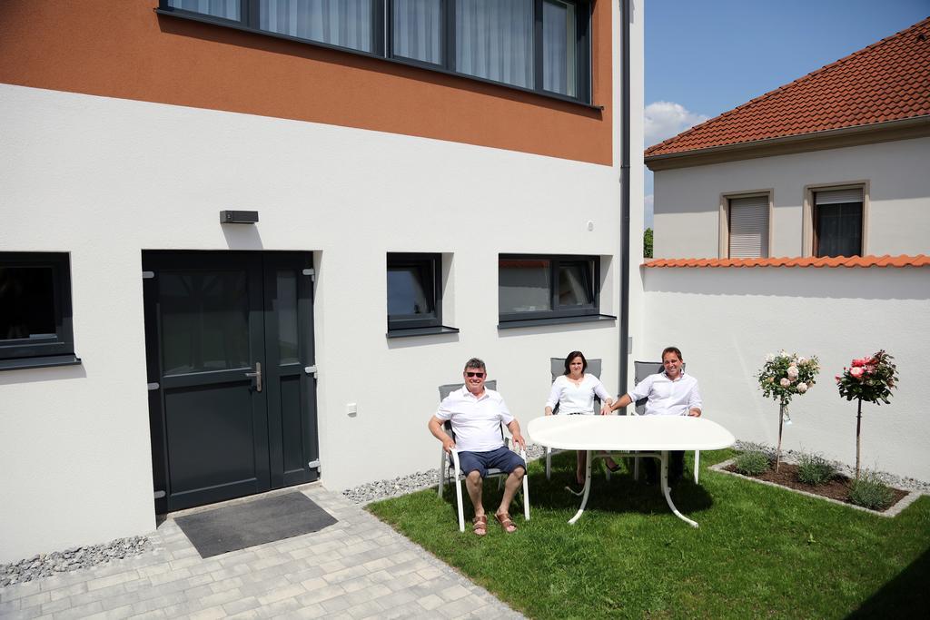 Penthouse Griemann 2 Fuer Max 4 Personen Mit Eigener Grosser Dachterrasse Zum Relaxen! Illmitz Eksteriør bilde