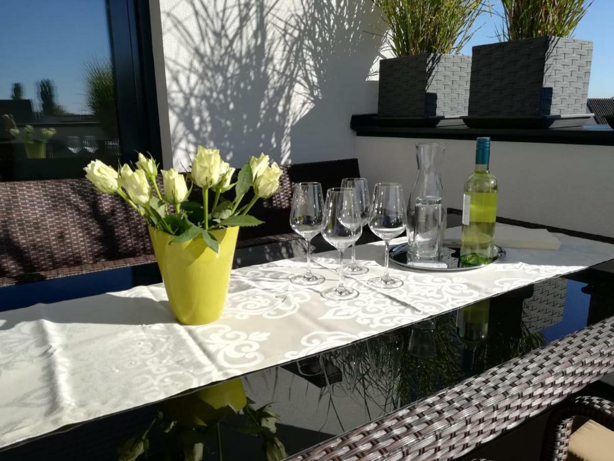 Penthouse Griemann 2 Fuer Max 4 Personen Mit Eigener Grosser Dachterrasse Zum Relaxen! Illmitz Eksteriør bilde